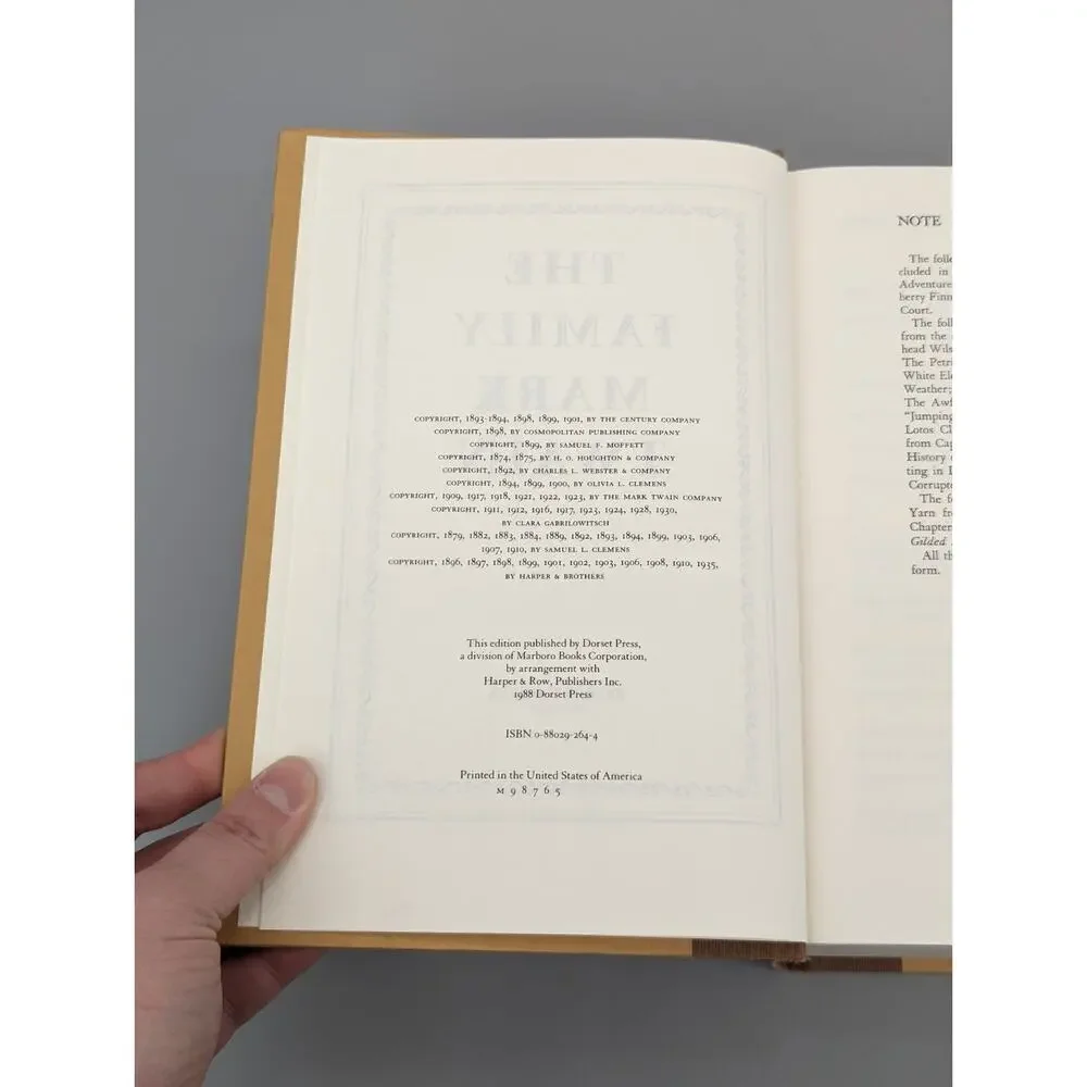 The Family Mark Twain 1988 Fifth Printing Hardback Hardcover Book
